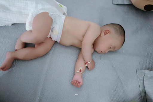 苍南宝宝突然很多眼屎